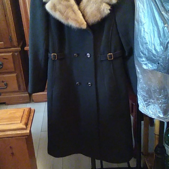 Ladies full length coat - Picture 15 of 16
